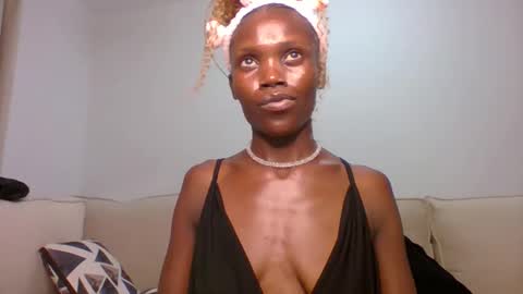 dannamikayla online show from December 2025 04:47:02 PM