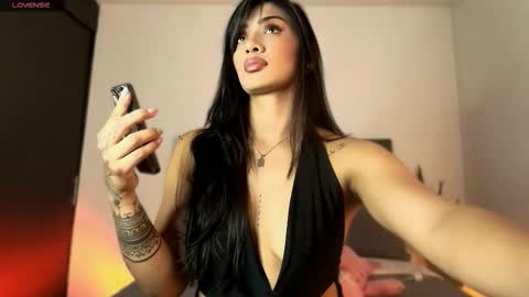 Danna Wells online show from November 2025 11:14:01 PM