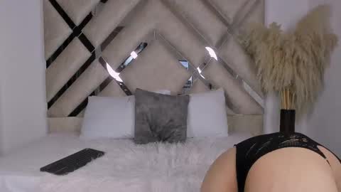 danni_hernandez online show from October 2025 01:01:02 PM