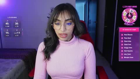 Snapshot of dannielle_ chatting on October 2025 08:18:01 PM online show from October 2025 08:18:01 PM