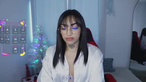 Snapshot of dannielle_ chatting on November 2025 08:00:01 PM online show from November 2025 08:00:01 PM