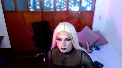 Snapshot of dannihotboy02 chatting on February 2026 11:01:01 PM danni online show from February 2026 11:01:01 PM