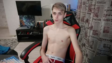 Snapshot of danny_fox888 chatting on January 2025 06:17:01 PM Daniel online show from January 2025 06:17:01 PM