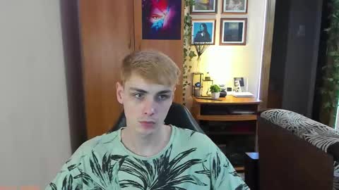 Snapshot of danny_fox888 chatting on September 2025 12:44:01 AM Daniel online show from September 2025 12:44:01 AM