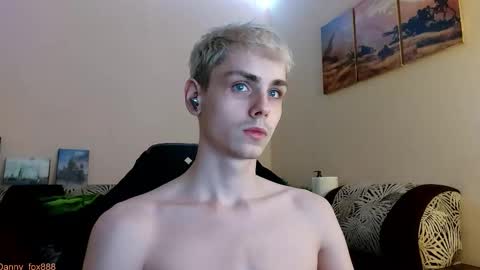 Snapshot of danny_fox888 chatting on October 2025 04:44:02 PM Daniel online show from October 2025 04:44:02 PM