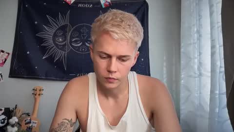 Snapshot of danny_love01 chatting on October 2025 01:28:02 PM danny online show from October 2025 01:28:02 PM