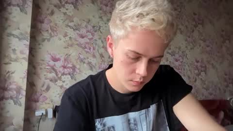 Snapshot of danny_love01 chatting on October 2025 12:58:01 PM danny online show from October 2025 12:58:01 PM