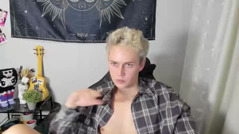 Snapshot of danny_love01 chatting on November 2025 06:17:01 PM danny online show from November 2025 06:17:01 PM