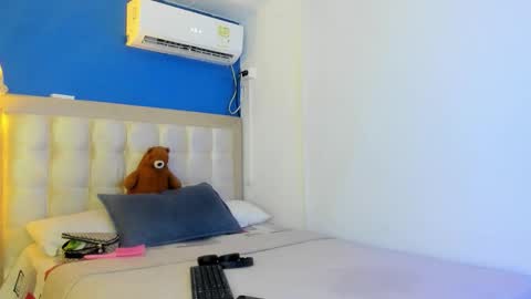 Snapshot of danny_winslow chatting on November 2025 04:34:02 AM Danny online show from November 2025 04:34:02 AM