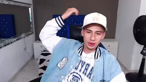 Snapshot of dante_tompson chatting on January 2025 12:18:01 PM Dante online show from January 2025 12:18:01 PM