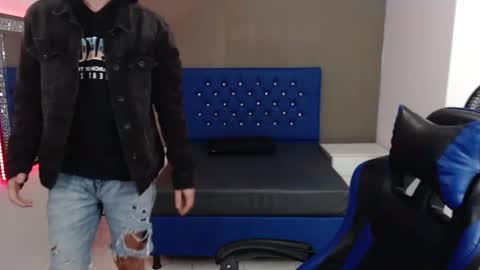 Snapshot of dante_tompson chatting on February 2025 12:44:02 PM Dante online show from February 2025 12:44:02 PM