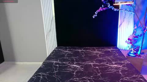 DANTEVIOLETE online show from April 2026 11:30:02 AM