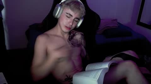 Snapshot of danteobscuro chatting on November 2025 06:50:02 PM danteobscuro online show from November 2025 06:50:02 PM