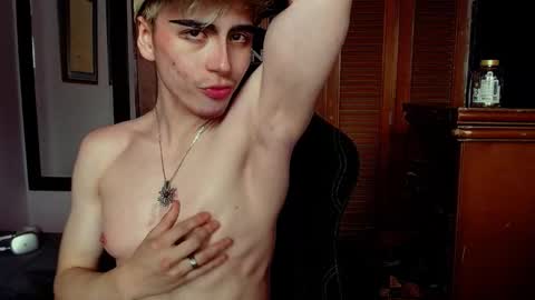 Snapshot of danteobscuro chatting on December 2025 06:56:02 PM danteobscuro online show from December 2025 06:56:02 PM