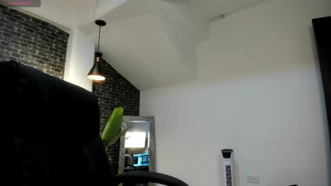 Snapshot of dantesuarez28 chatting on December 2025 10:13:02 AM Dante Suarez online show from December 2025 10:13:02 AM