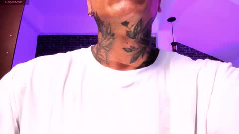 Snapshot of dantesuarez28 chatting on January 2026 05:27:02 PM Dante Suarez online show from January 2026 05:27:02 PM