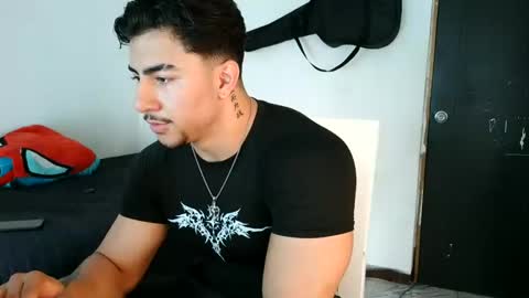 Snapshot of dantevicius chatting on November 2025 05:11:01 PM Dante Vicius online show from November 2025 05:11:01 PM