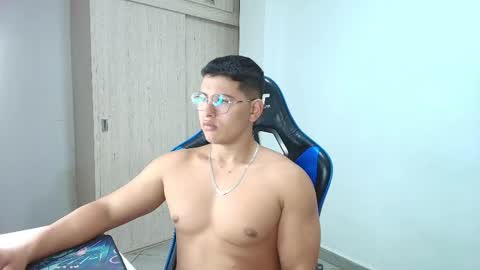 Snapshot of dantraxx chatting on January 2025 09:31:01 PM Dantraxx online show from January 2025 09:31:01 PM