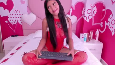 Snapshot of daphne_fox_ chatting on December 2024 02:12:01 PM Daphne online show from December 2024 02:12:01 PM