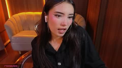 daphne_nicole_b online show from May 2026 01:19:01 PM