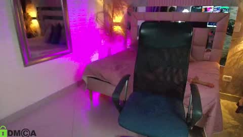 daphne_walton online show from February 2026 11:28:02 AM