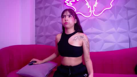 Daphne  online show from March 2026 06:58:02 PM