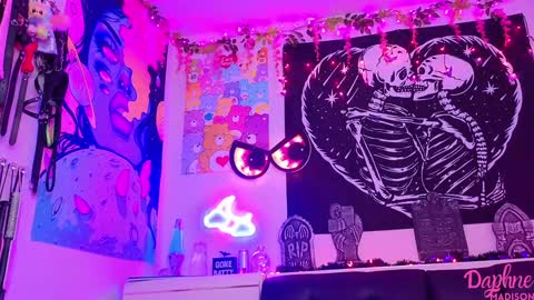 Snapshot of daphnemadison chatting on October 2025 09:05:02 PM Daphne Madison online show from October 2025 09:05:02 PM