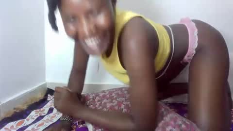 ESTHER online show from November 2025 08:55:01 PM