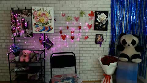 Darina online show from February 2025 12:00:02 PM