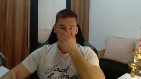 darius_94 online show from January 2026 06:17:02 AM