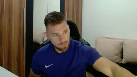 darius_94 online show from February 2026 05:15:01 AM