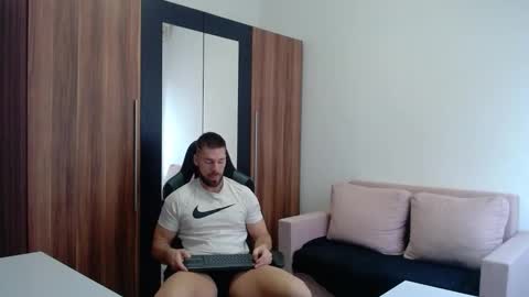 darius_94 online show from March 2026 06:18:01 AM