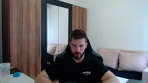 Snapshot of darius_94 chatting on June 2026 04:42:02 PM darius_94 online show from June 2026 04:42:02 PM
