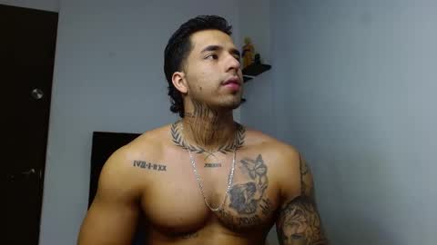 Darius Phoenix  online show from December 2025 06:26:02 PM