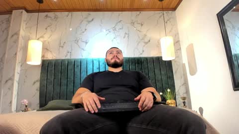 Darius online show from April 2026 12:30:01 PM