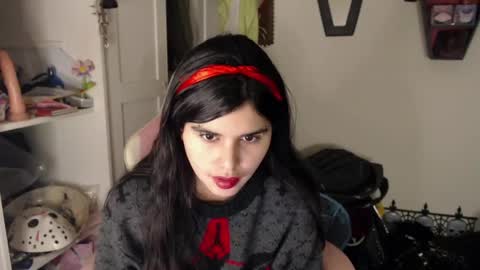 Snapshot of dark_angel_66 chatting on December 2024 05:48:01 AM Moony online show from December 2024 05:48:01 AM