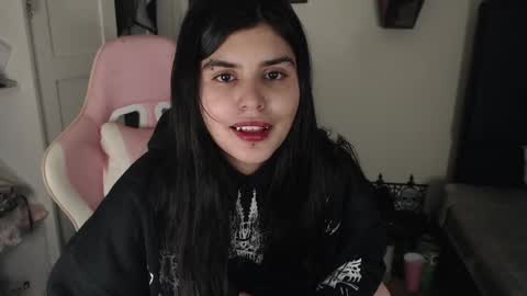 Snapshot of dark_angel_66 chatting on December 2024 10:49:02 PM Moony online show from December 2024 10:49:02 PM