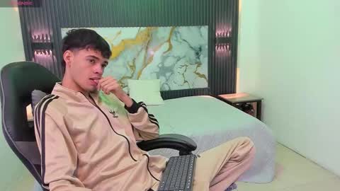 Snapshot of dark_desiree18 chatting on February 2026 12:10:01 PM DARCK online show from February 2026 12:10:01 PM