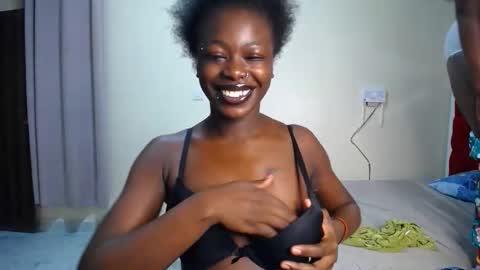 Snapshot of dark_divah chatting on May 2026 03:28:02 PM Divah online show from May 2026 03:28:02 PM
