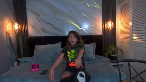 Snapshot of dark_dominika chatting on June 2026 01:43:02 AM dark_dominika online show from June 2026 01:43:02 AM