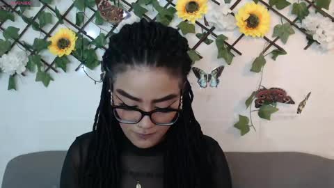 dark_flama online show from May 2026 12:26:02 AM