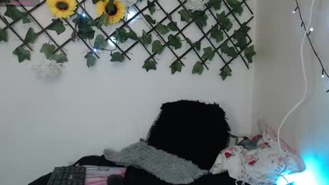 dark_flama online show from May 2026 11:56:01 PM