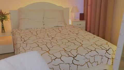 Lola online show from March 2026 01:53:02 AM