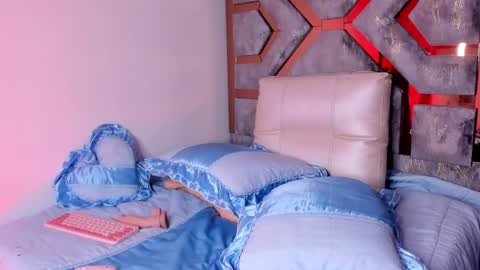 Snapshot of dark_madison chatting on February 2025 01:44:02 AM CELESTE online show from February 2025 01:44:02 AM