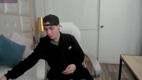 dark_sun333 online show from December 2025 05:03:02 AM