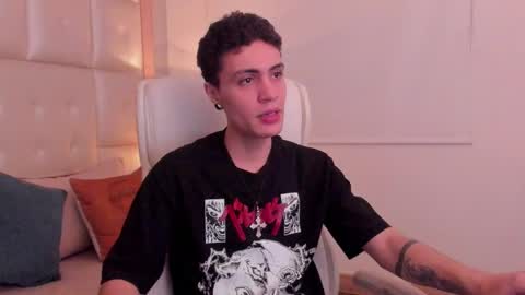 dark_sun333 online show from February 2026 03:29:02 AM