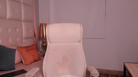 dark_sun333 online show from February 2026 01:25:02 AM