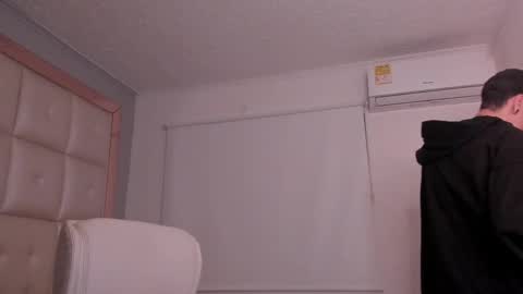 dark_sun333 online show from February 2026 03:48:02 AM