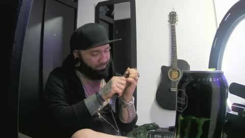 darkclothes online show from January 2025 04:23:01 AM