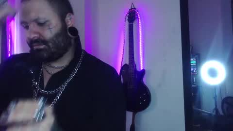 darkclothes online show from February 2025 05:58:01 PM